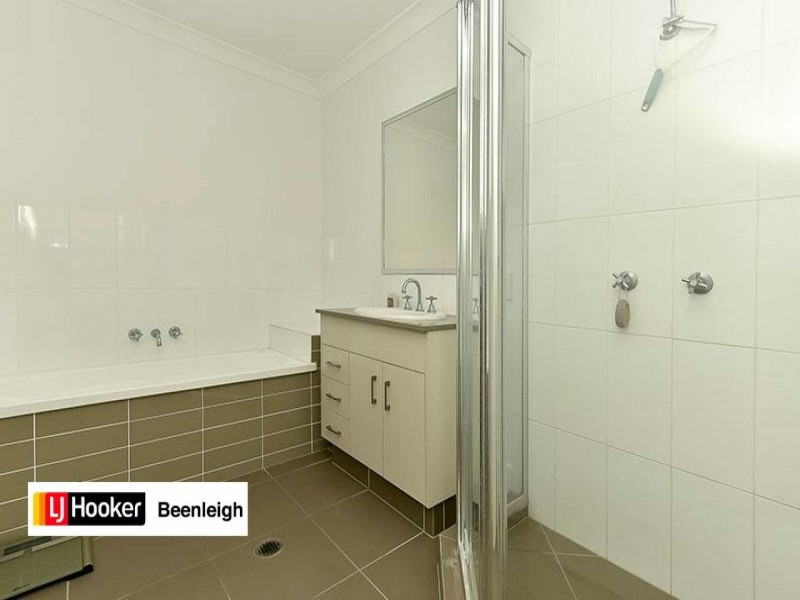 45 Outlook Drive, Waterford QLD 4133