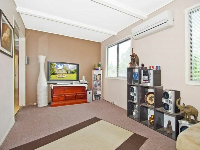 8 Melwood Street, Eagleby QLD 4207