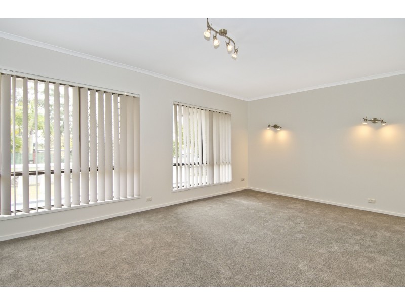 9 Chifley Drive, Bethania QLD 4205