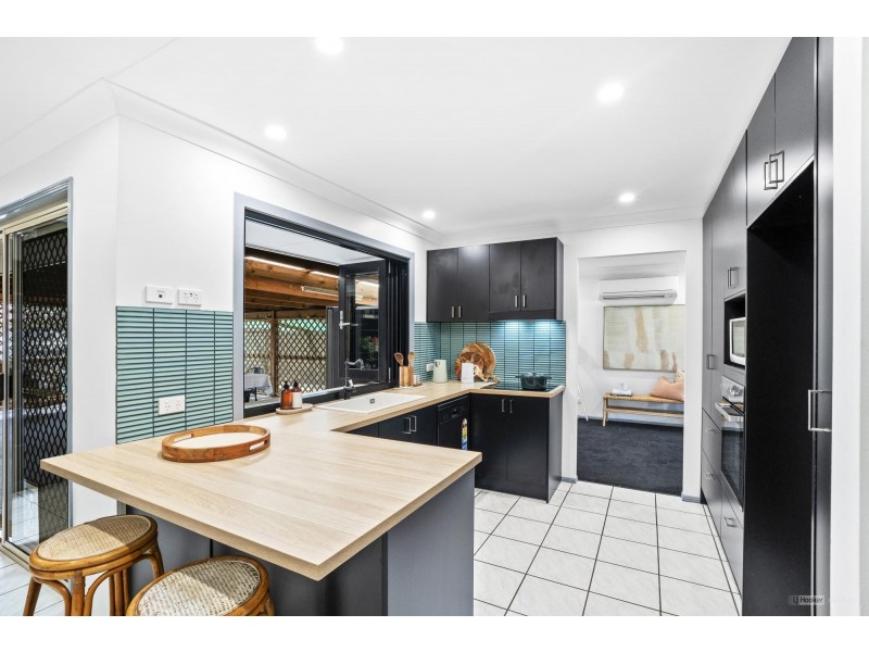 16 Riley Court, Windaroo QLD 4207