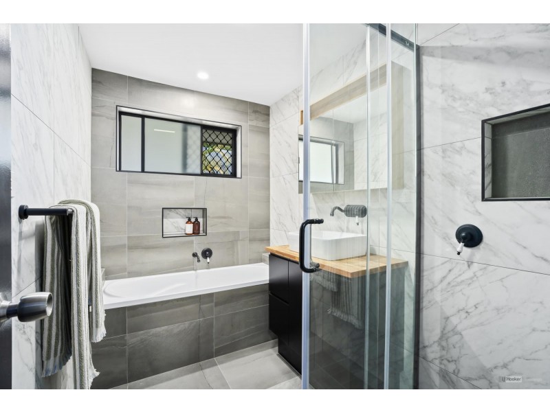 16 Riley Court, Windaroo QLD 4207