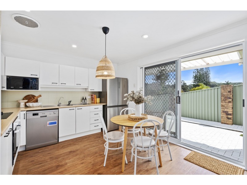 2/41J Murtha Drive, Elanora QLD 4221