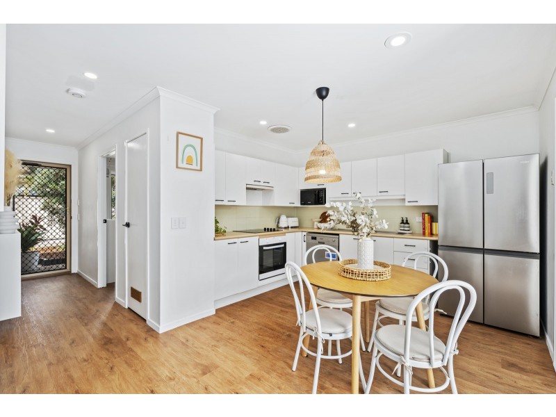 2/41J Murtha Drive, Elanora QLD 4221