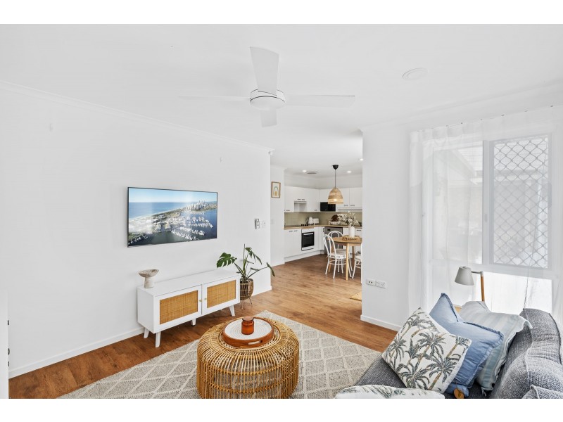 2/41J Murtha Drive, Elanora QLD 4221