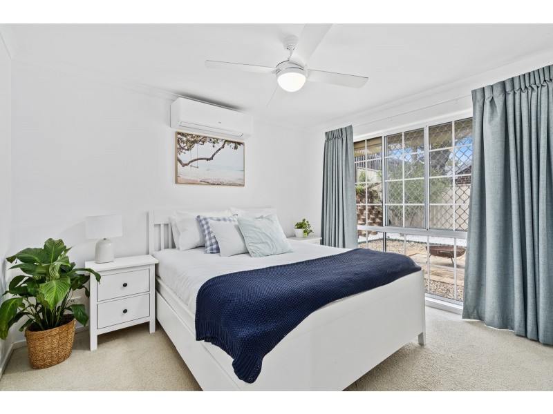 2/41J Murtha Drive, Elanora QLD 4221