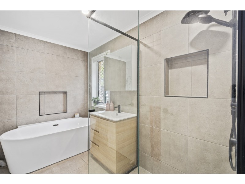 2/41J Murtha Drive, Elanora QLD 4221