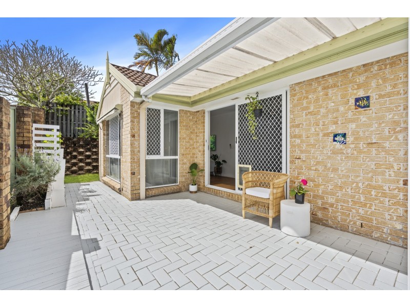 2/41J Murtha Drive, Elanora QLD 4221