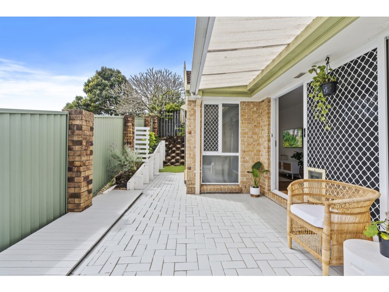 2/41J Murtha Drive, Elanora QLD 4221