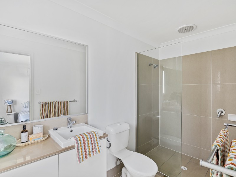 18 Beverley Court, Redland Bay QLD 4165