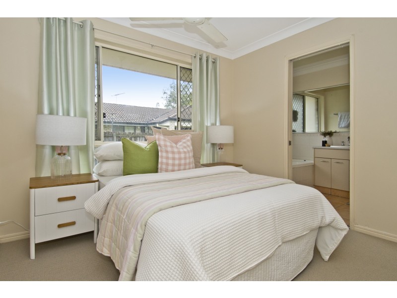 14 Mountain View Crescent, Mount Warren Park QLD 4207