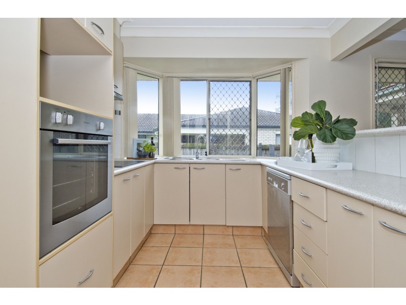 14 Mountain View Crescent, Mount Warren Park QLD 4207