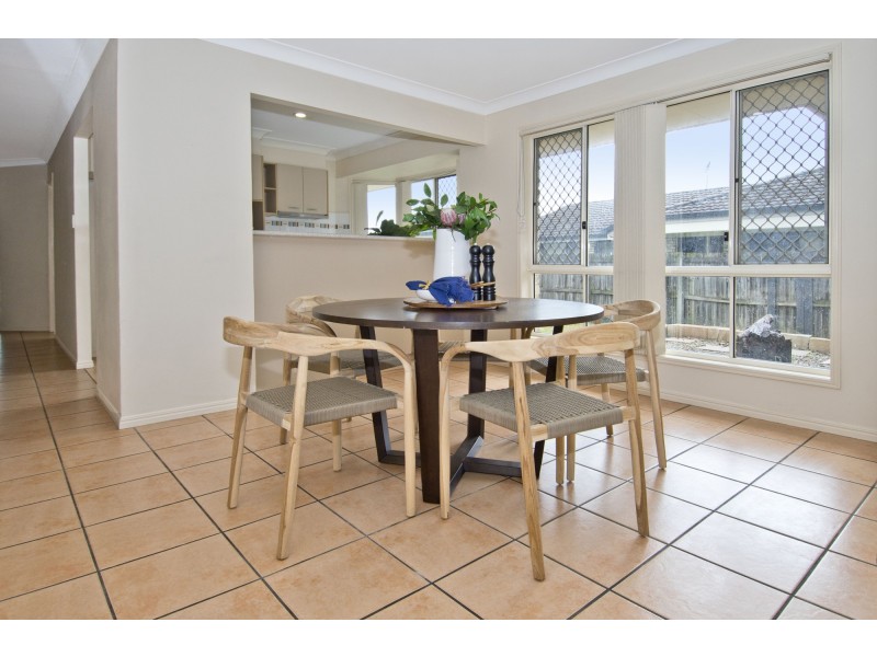 14 Mountain View Crescent, Mount Warren Park QLD 4207