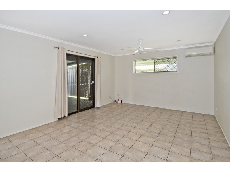 64 Harding Boulevard, Mount Warren Park QLD 4207