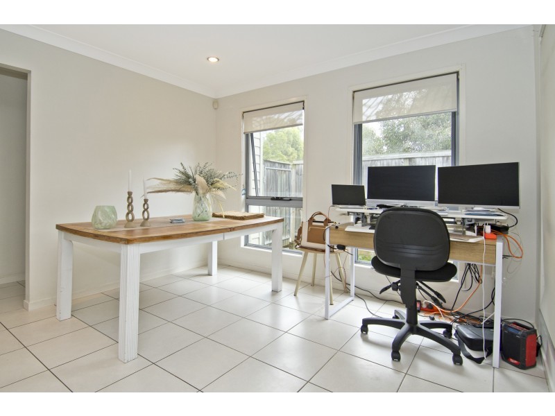 2 Tomaree Place, Waterford QLD 4133