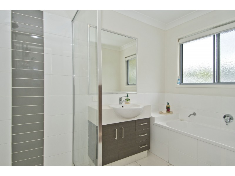 2 Tomaree Place, Waterford QLD 4133