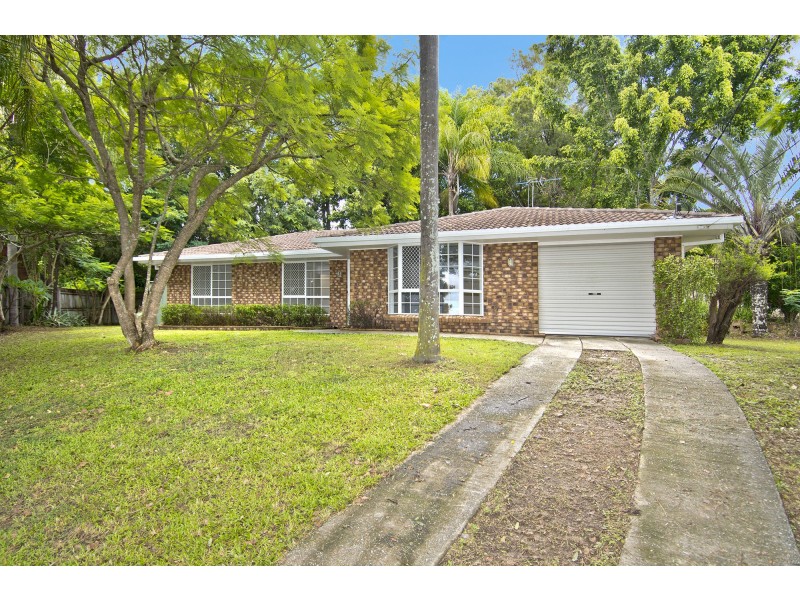 9 Melton Court, Edens Landing QLD 4207