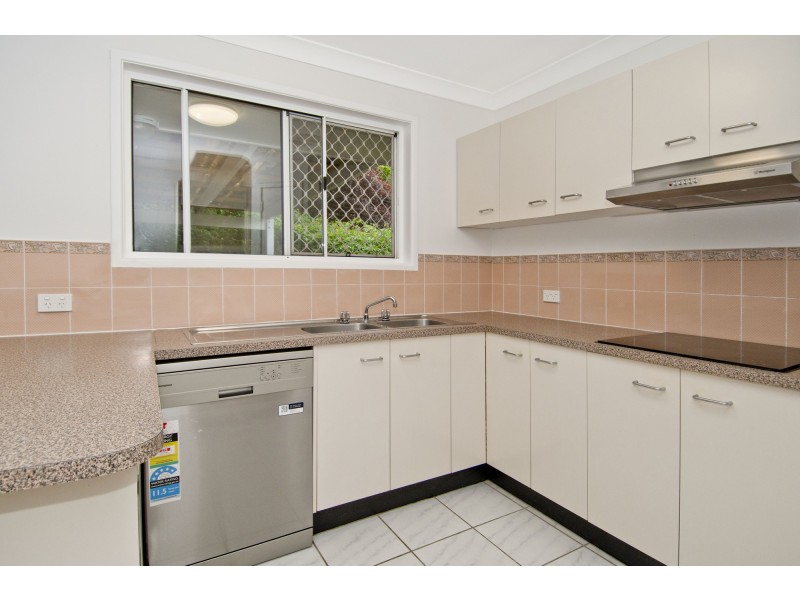 9 Melton Court, Edens Landing QLD 4207