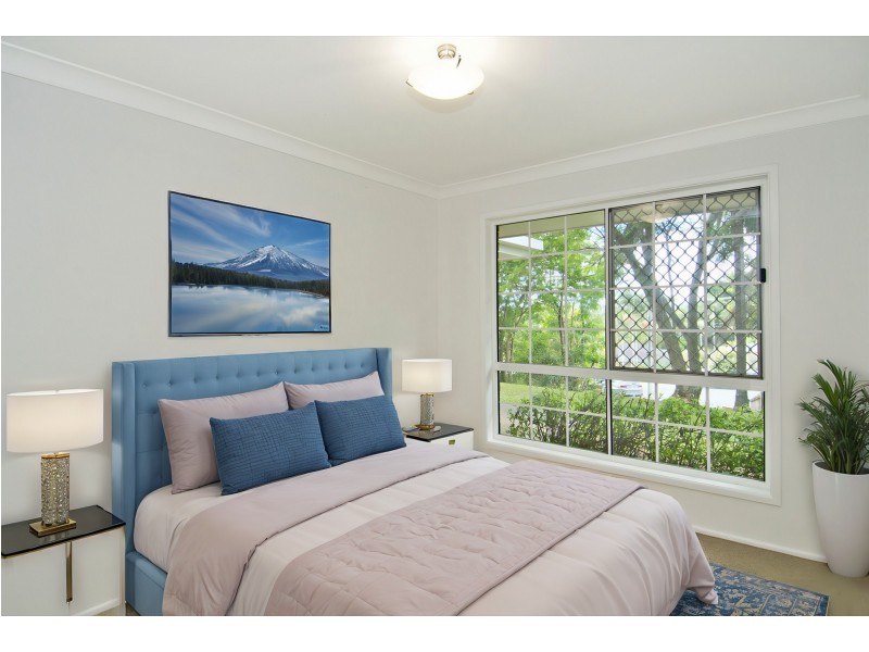 9 Melton Court, Edens Landing QLD 4207