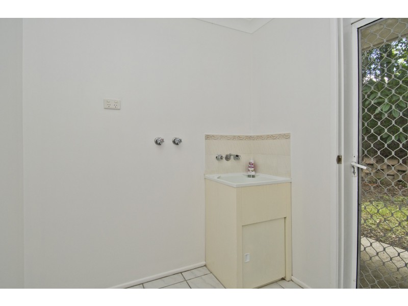 9 Melton Court, Edens Landing QLD 4207