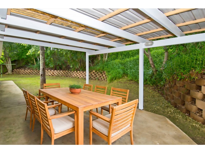 9 Melton Court, Edens Landing QLD 4207