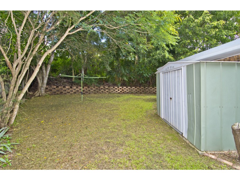 9 Melton Court, Edens Landing QLD 4207