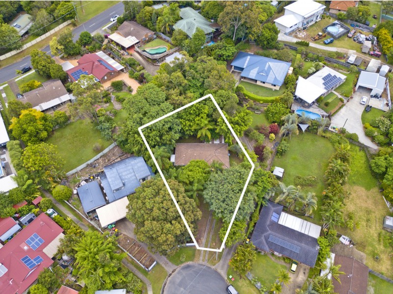9 Melton Court, Edens Landing QLD 4207