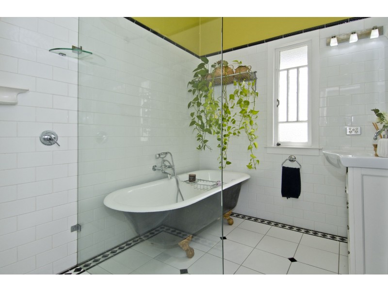 18 Charles Street, Beenleigh QLD 4207