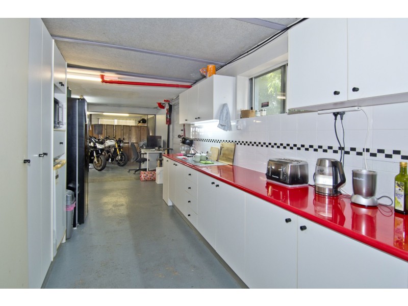 18 Charles Street, Beenleigh QLD 4207