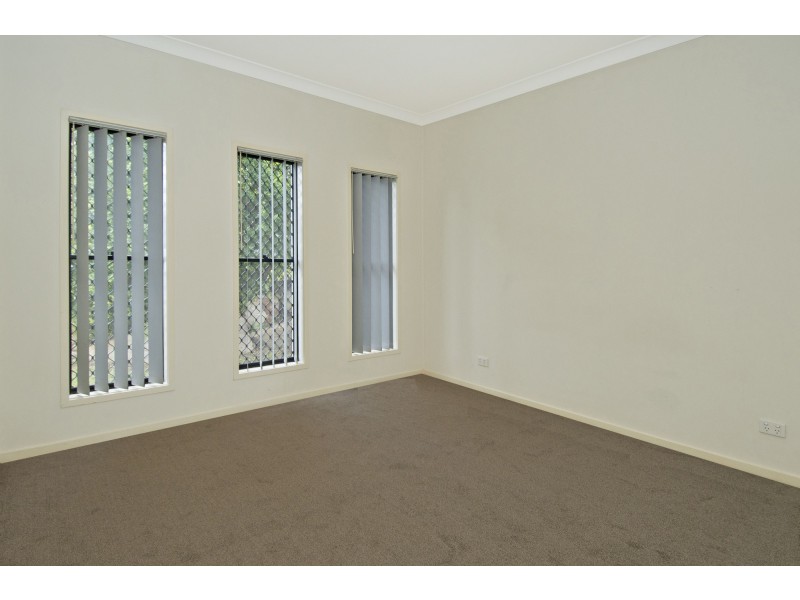 8 Gloucester Street, Waterford QLD 4133