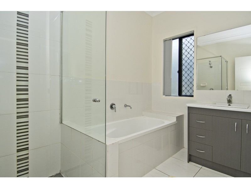 8 Gloucester Street, Waterford QLD 4133