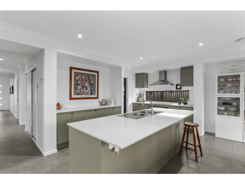 37 Riverview Road, Logan Reserve QLD 4133