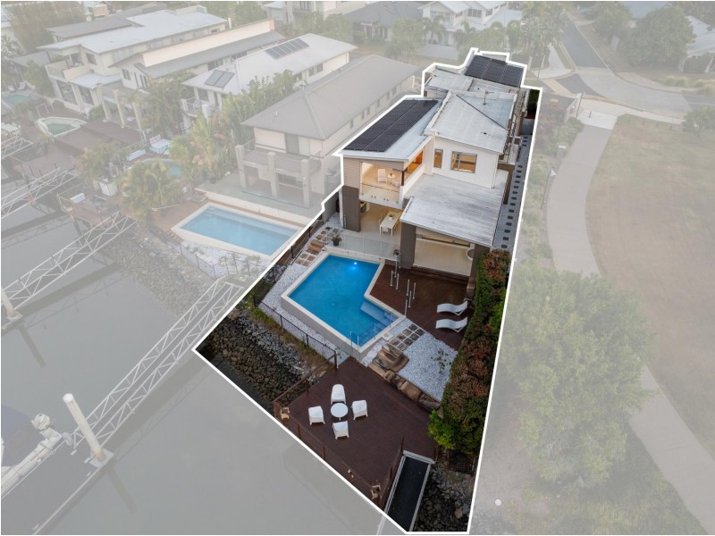 29 Cova Boulevard, Hope Island QLD 4212