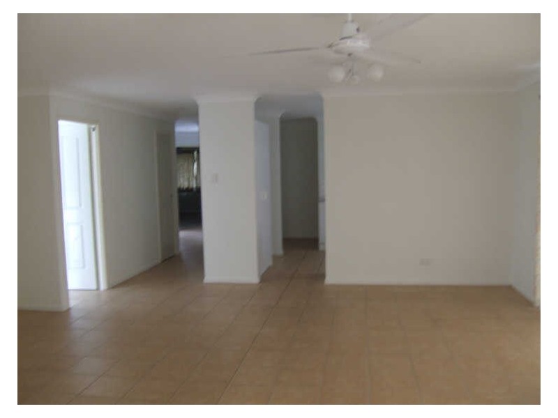 11 Gariswood Crt, Edens Landing QLD 4207
