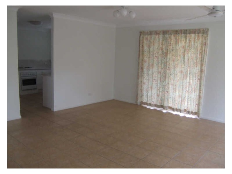 11 Gariswood Crt, Edens Landing QLD 4207
