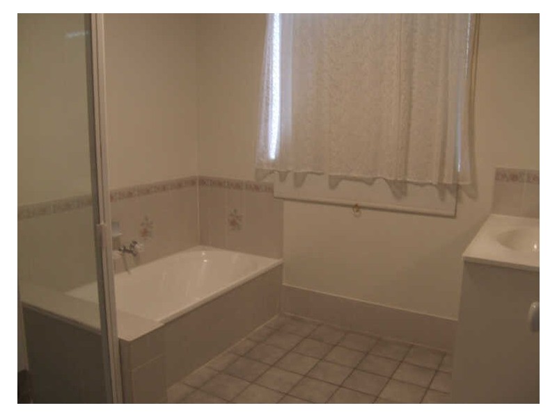 11 Gariswood Crt, Edens Landing QLD 4207