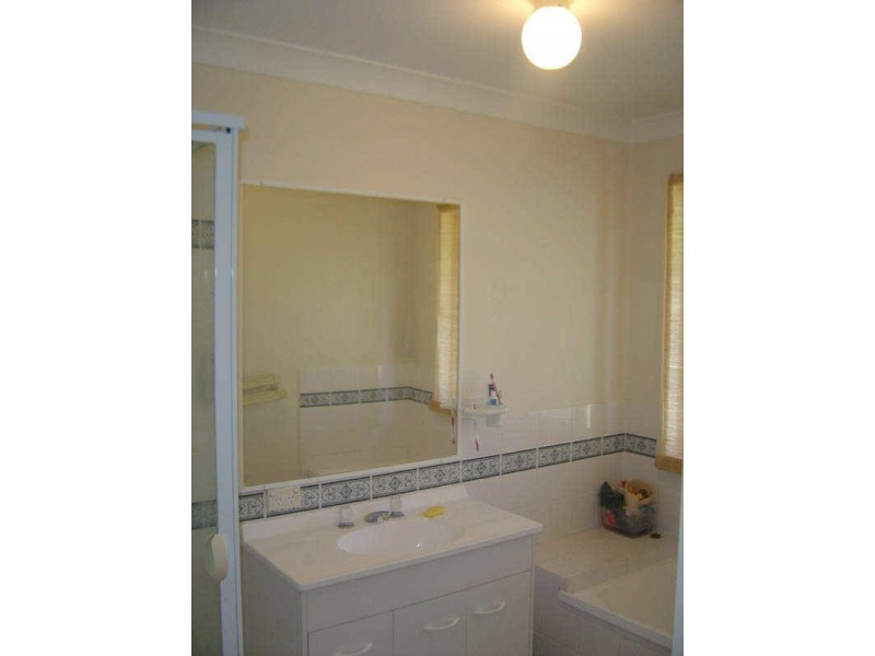 4 Limousin Place, Waterford West QLD 4133