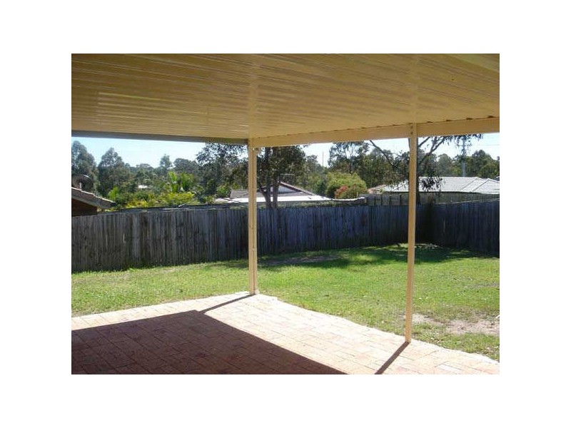 5 Leigh Place, Edens Landing QLD 4207