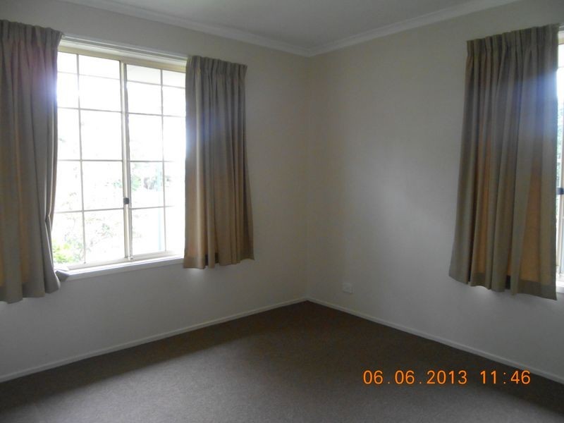 5 Leigh Place, Edens Landing QLD 4207