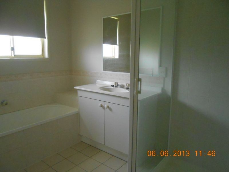 5 Leigh Place, Edens Landing QLD 4207