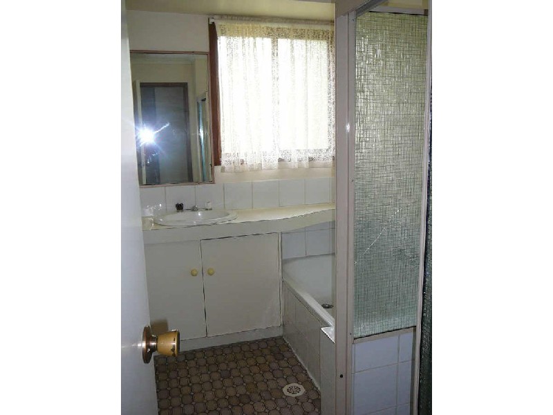 27 Fyshwick St, Loganholme QLD 4129