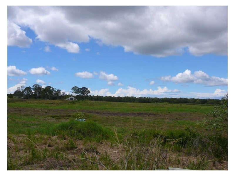 105 Schmidt St, Eagleby QLD 4207