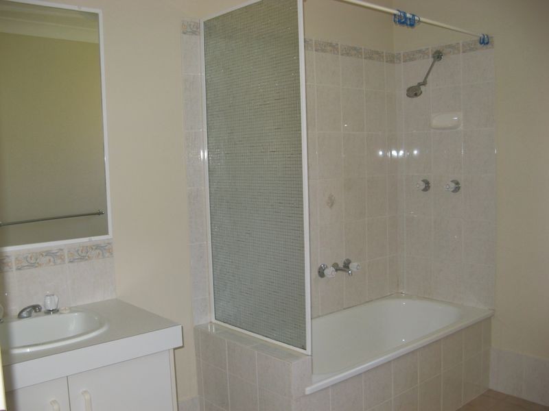 9 Kummara Rd, Edens Landing QLD 4207