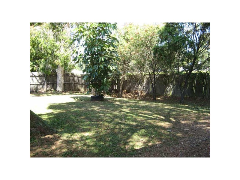 5 Lindner Cls, Eagleby QLD 4207