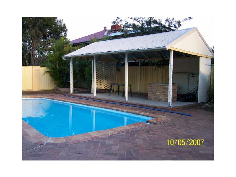 17 Carl Lane, North Ipswich QLD 4305