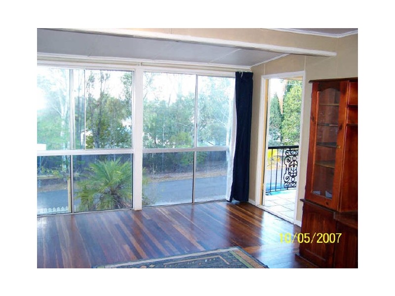 17 Carl Lane, North Ipswich QLD 4305