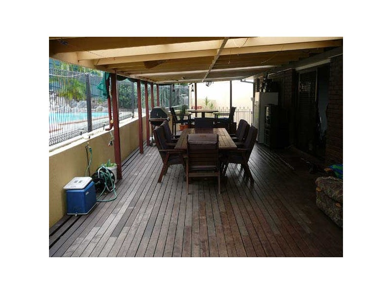 5 Paisley Crt, Mount Warren Park QLD 4207