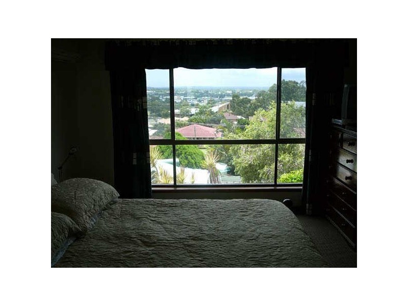 5 Paisley Crt, Mount Warren Park QLD 4207