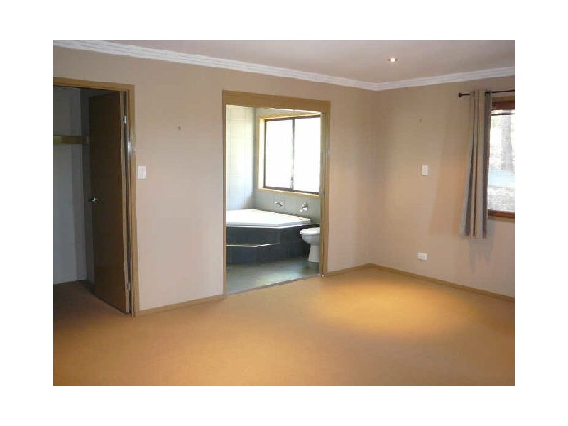 Mount Warren Park QLD 4207