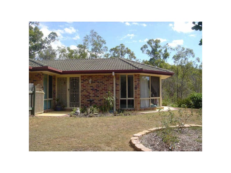 34 Lucy Dr, Edens Landing QLD 4207