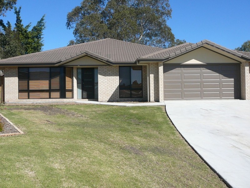 8 Vernon Pl, Edens Landing QLD 4207